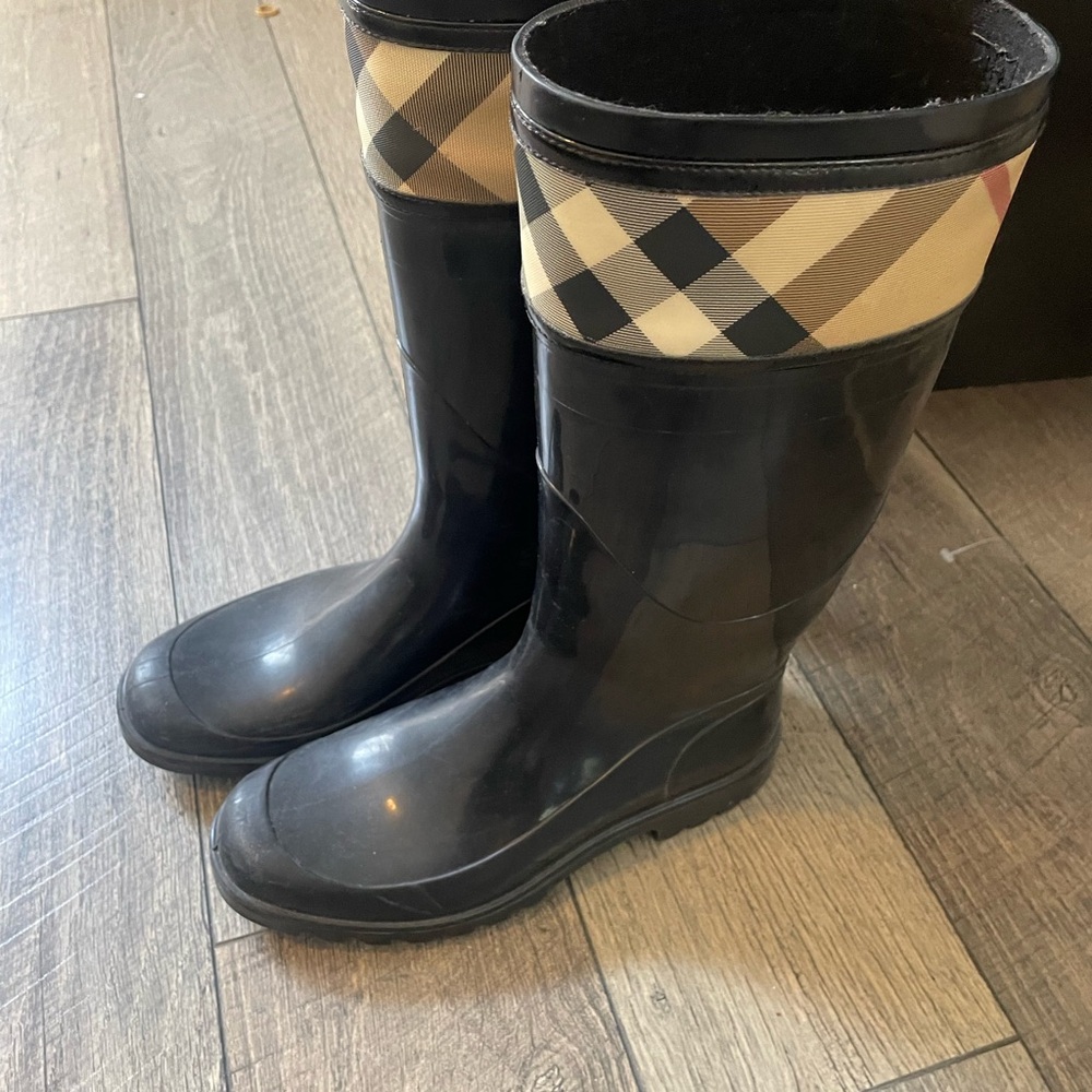 Burberry Black Plaid Rain Boots - Picture 2 of 4